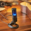 at2020usb-x_lifestyle_sq_02.png.webp